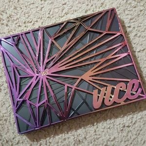 Urban Decay Vice 4 Palette limited edition